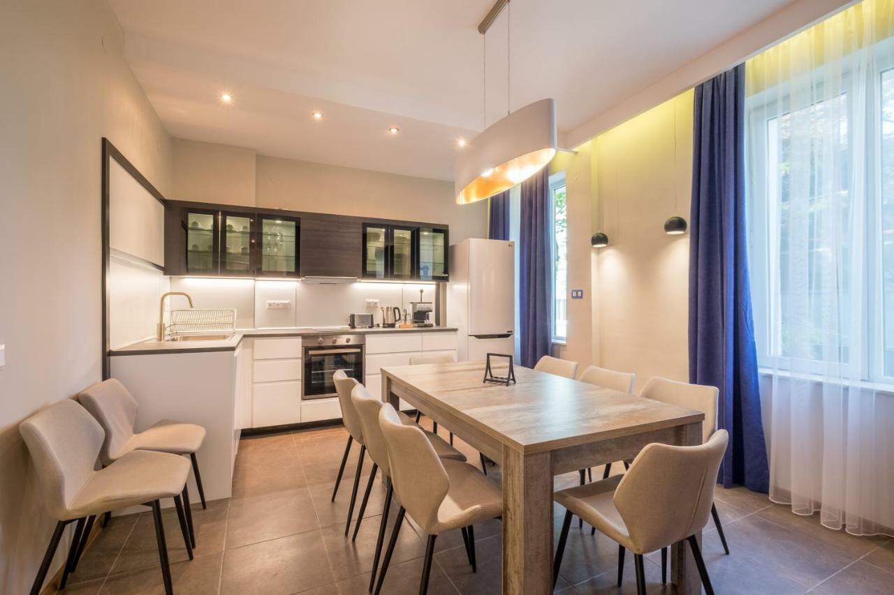 Cozy 3-Bedroom With Stylish Comfort And Chic Decor Sofia Luaran gambar