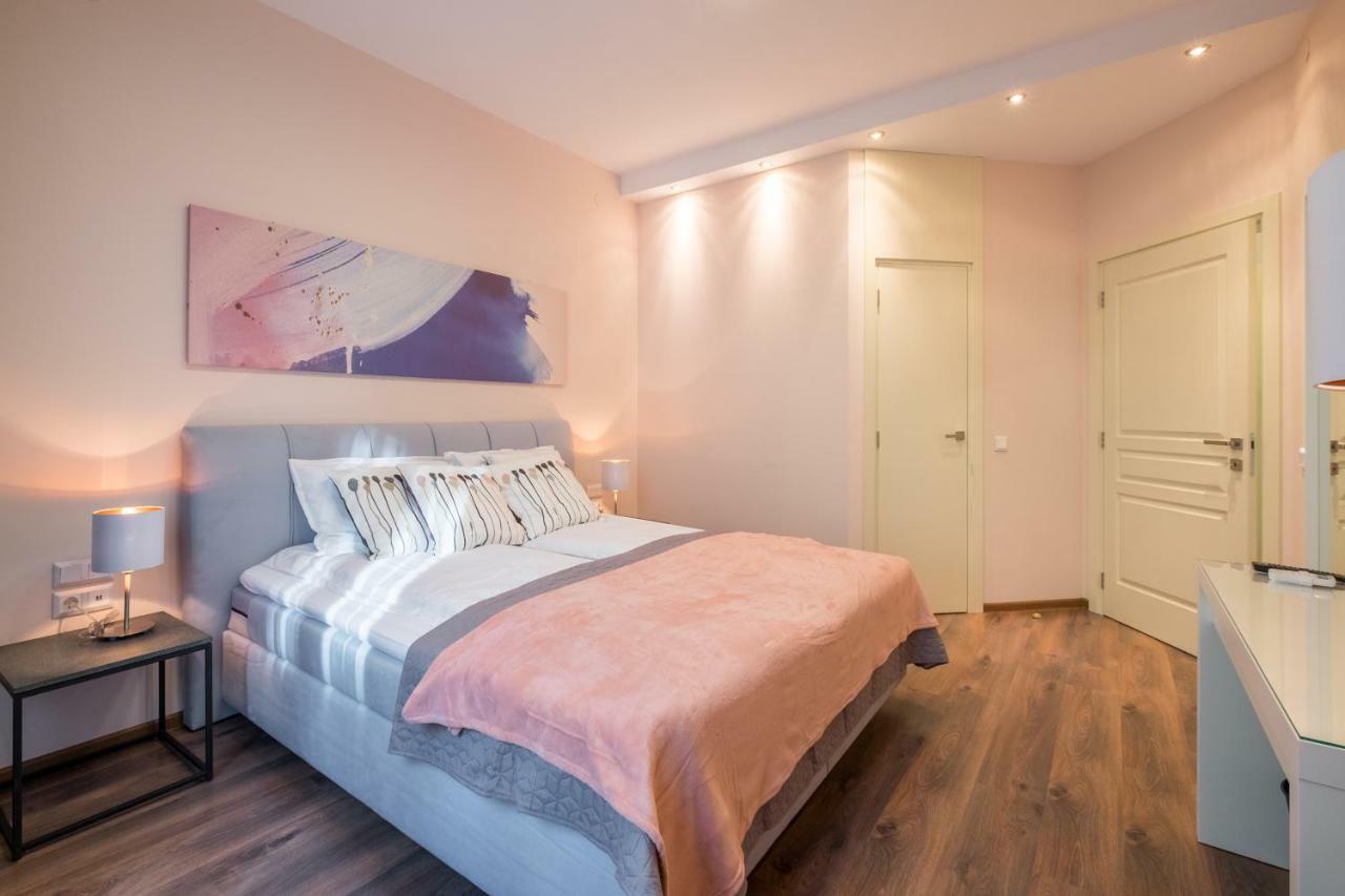 Cozy 3-Bedroom With Stylish Comfort And Chic Decor Sofia Luaran gambar