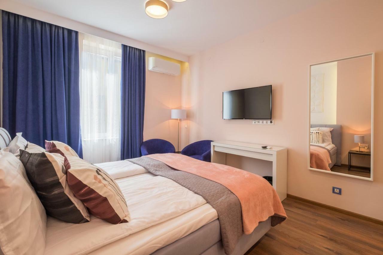 Cozy 3-Bedroom With Stylish Comfort And Chic Decor Sofia Luaran gambar