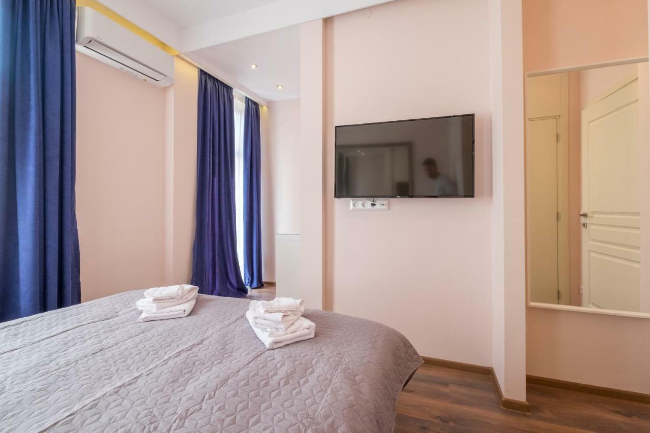 Cozy 3-Bedroom With Stylish Comfort And Chic Decor Sofia Luaran gambar